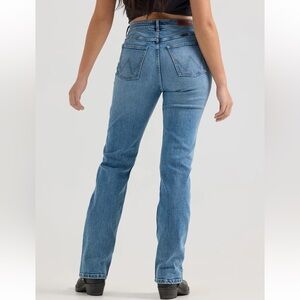 NWT Wrangler Women’s True Straight High Rise Jeans